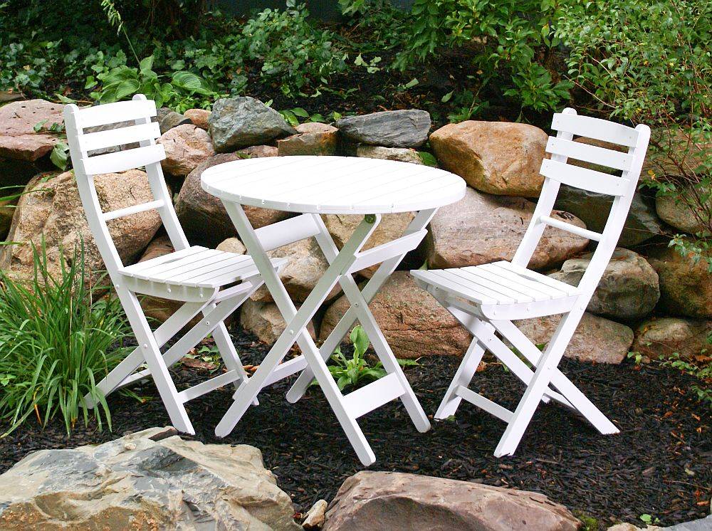 bistro set in front of house