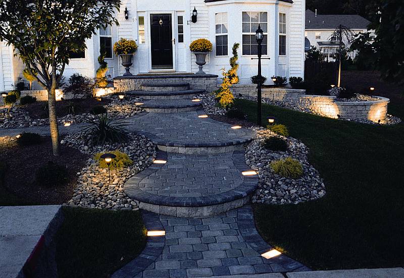 New Age Pathway Lights Kit Low, Low Voltage Patio Lighting