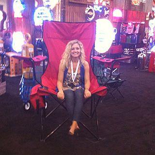 Oversized Kingpin Folding Arm Chair 6 Cup Holders 400lbs Weight Oversized Kingpin Folding Chair