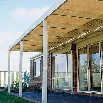 shade cloth on pergola