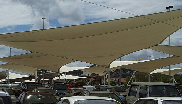 Sails over auto dealership 